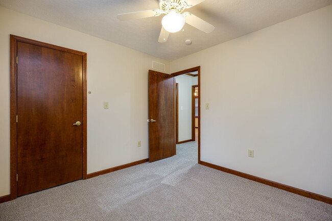 Building Photo - 4527 Williamsport Dr