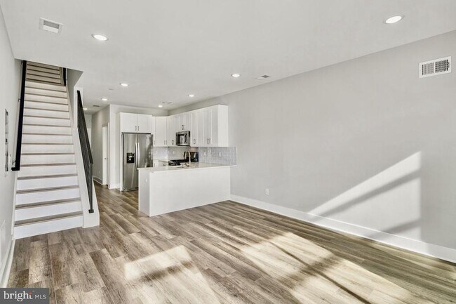 Building Photo - 2537 Cecil B. Moore Ave