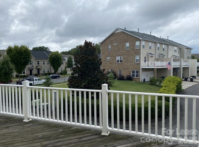 Building Photo - 10020 Kings Parade Blvd