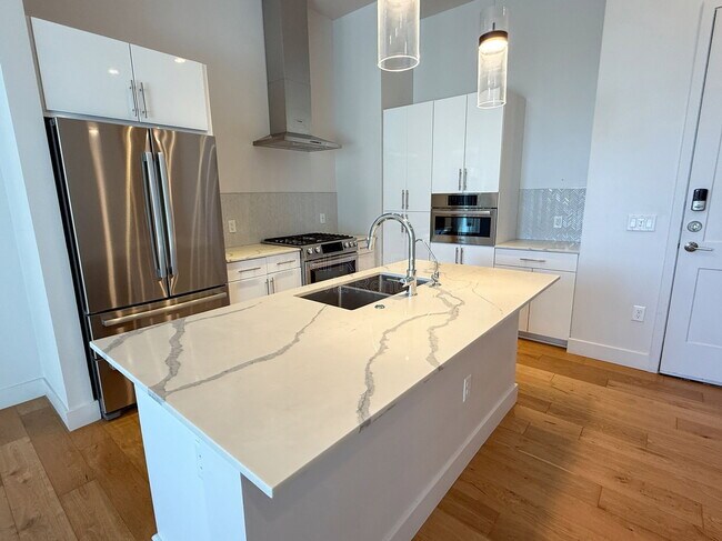 Building Photo - 3131 N Central Ave