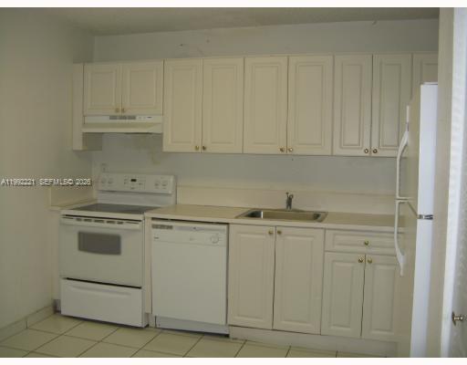 Building Photo - 5100 SW 41st St