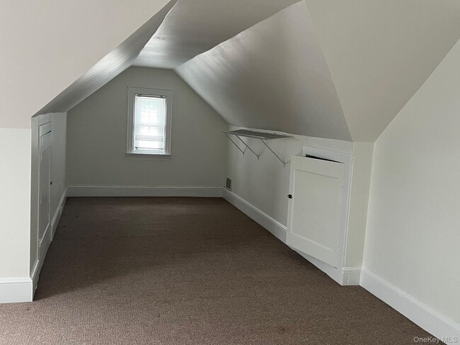 Building Photo - 100 Grant St