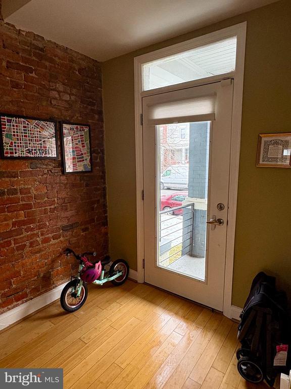 Building Photo - 1011 8th St NE