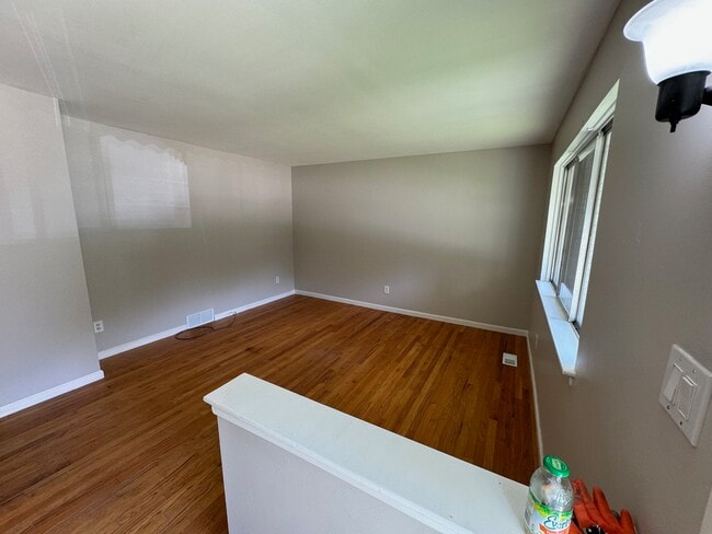 Building Photo - 105 S Christine Cir
