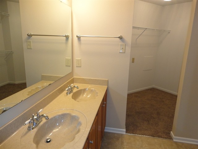 Building Photo - 10395 Butler Dr