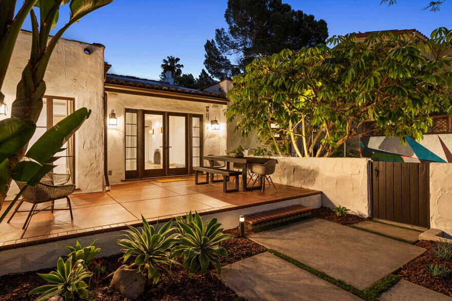 Building Photo - 1169 S Sierra Bonita Ave