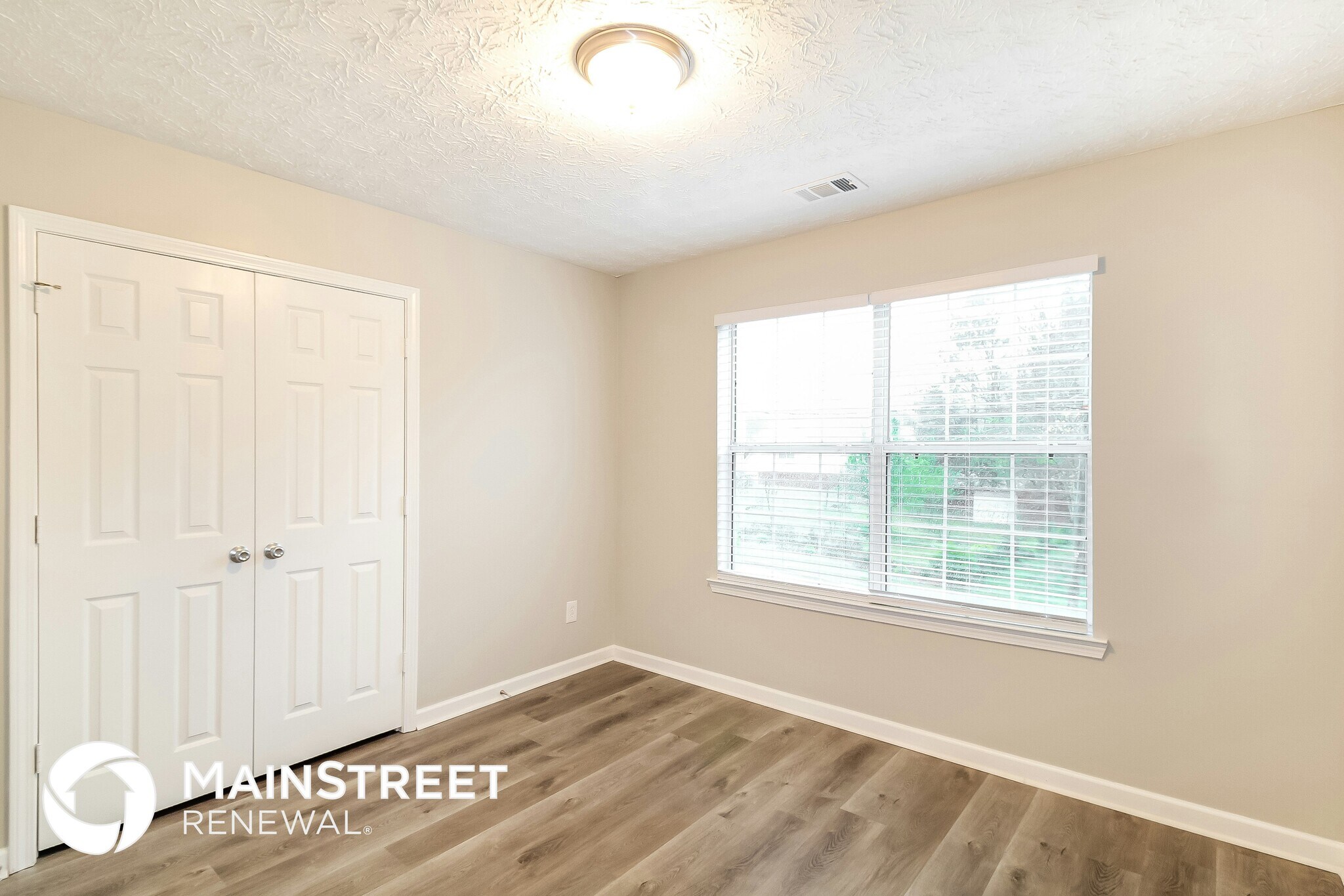 Building Photo - 1286 Live Oak Terrace