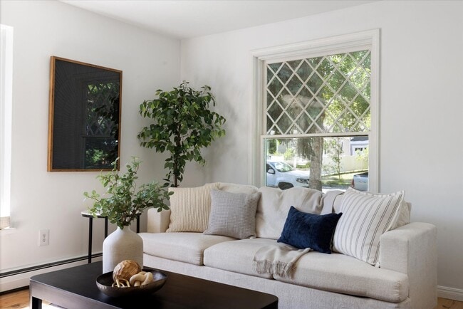 Building Photo - Open Concept Historic Home in Downtown Boz...
