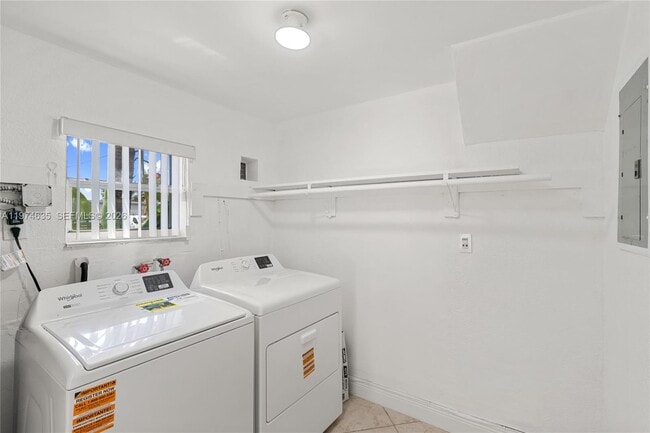 Building Photo - 1381 W 63rd St