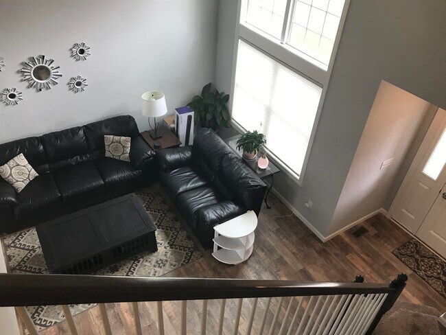 Building Photo - 2119 Meadowsweet Pkwy