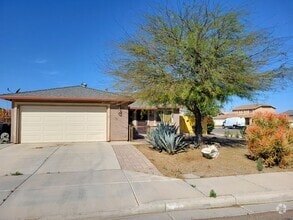 Building Photo - Beautiful Home available in Brawley