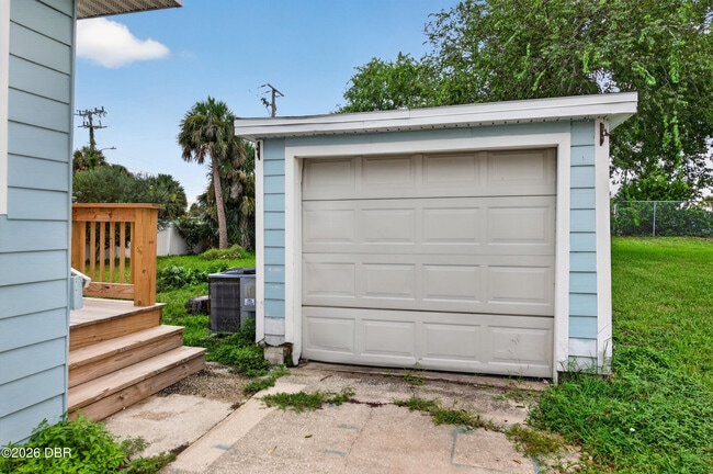Building Photo - 398 Golf Blvd