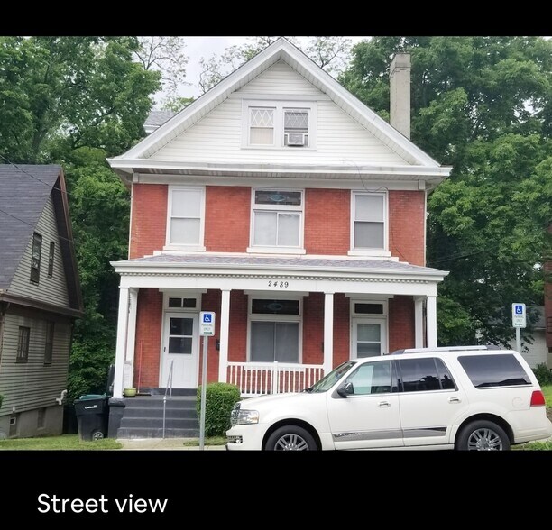 Primary Photo - 2489 Paris St
