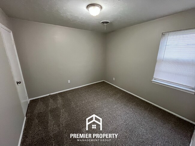 Building Photo - 2983 Cherry Rd