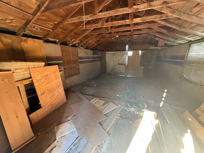 Building Photo - 3 Bed 1 Bath For Rent - Springfield