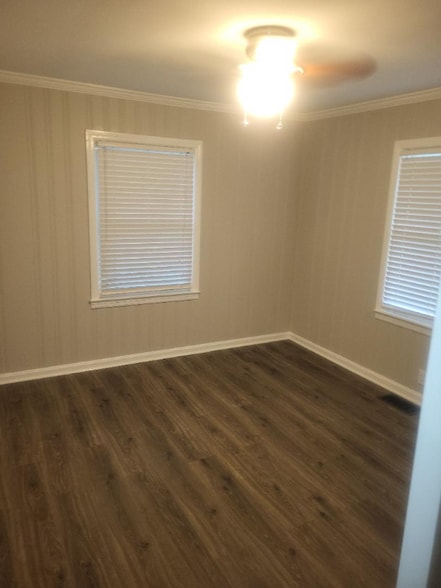 Building Photo - 222 Longview Dr