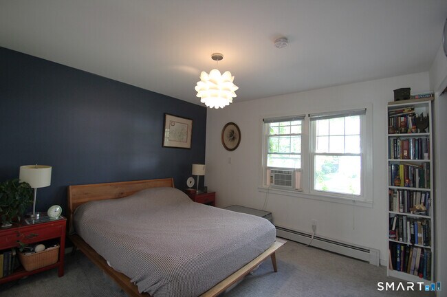 Building Photo - 83 Quinlan Ave