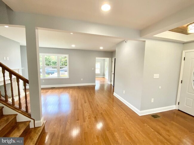Building Photo - 1318 Ingraham St NW