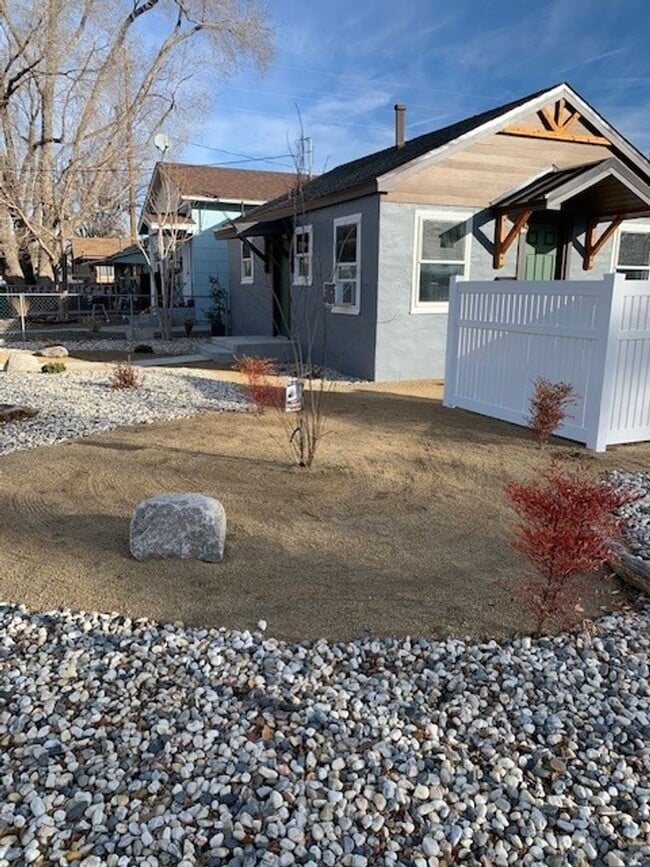 Building Photo - Charming 1-Bedroom Oasis with Modern Upgrades & Spacious Yard!