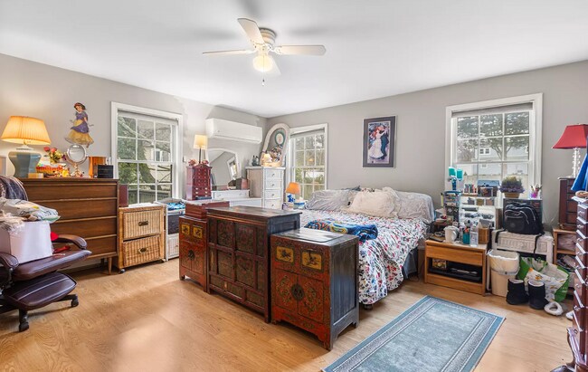 Building Photo - 26 Davenport Ave