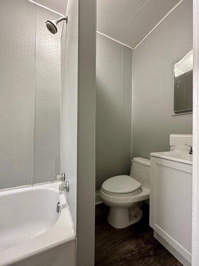 Building Photo - 318 N 27th Ave