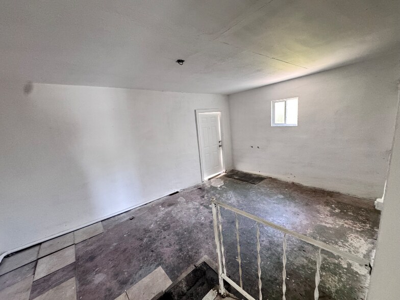 Building Photo - 7625 SW 21st Terrace