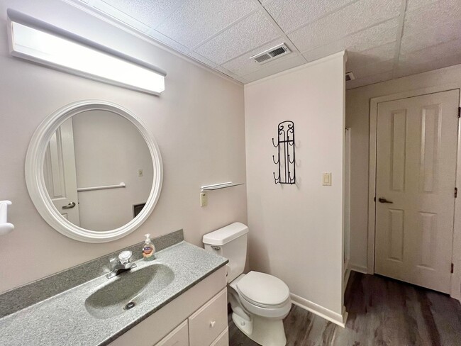 Building Photo - 3005 Hickory Tree Pl