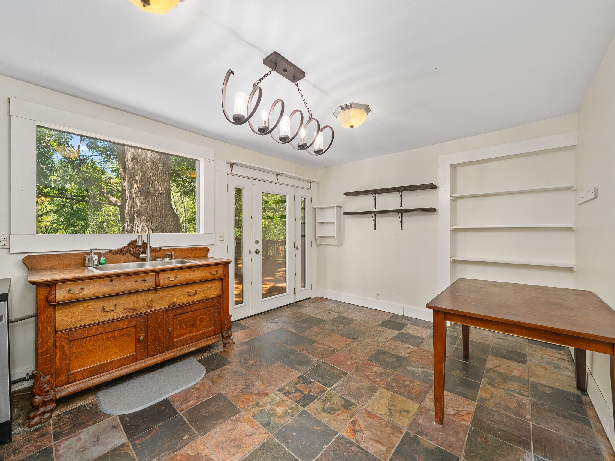 Building Photo - 1896 Highway 80 S