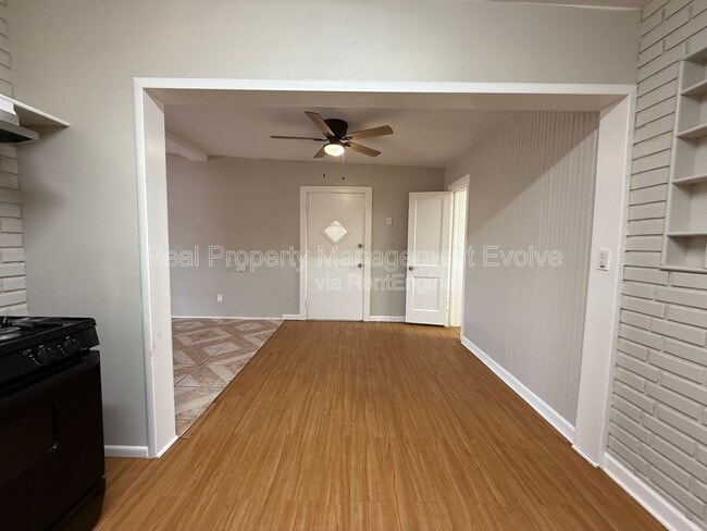 Building Photo - 4141 N 29th Ave