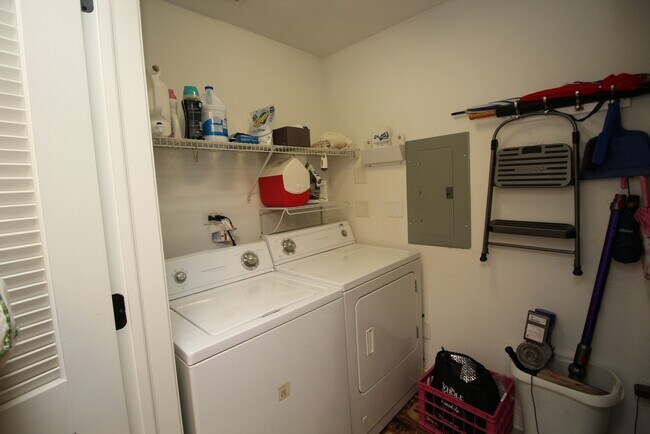 Building Photo - 10765 Clock Tower Dr