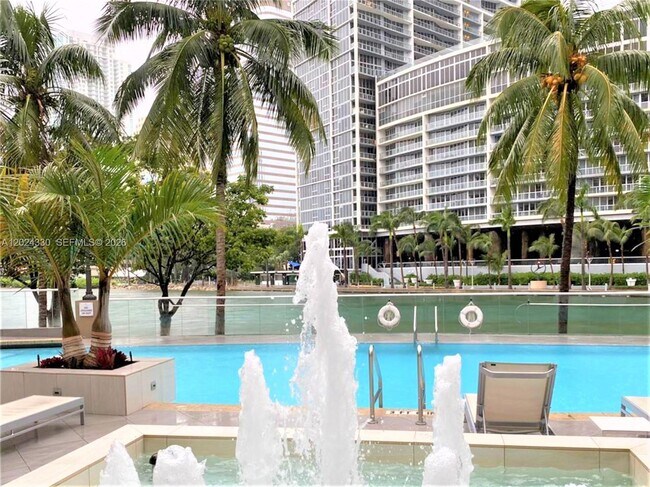 Building Photo - 901 Brickell Key Blvd