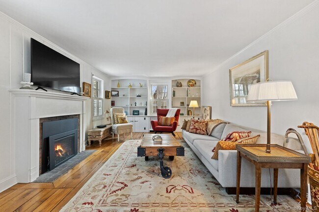 Building Photo - 8 S Bedford Rd