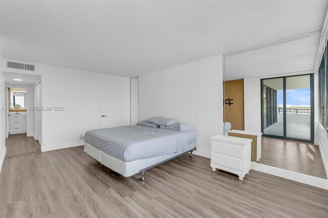 Building Photo - 3589 S Ocean Blvd