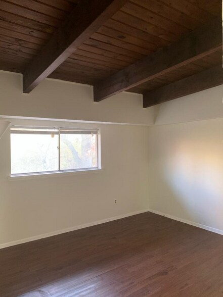 Building Photo - 5501 Karen Elaine Dr