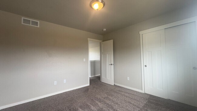 Building Photo - Great Home in Wellington