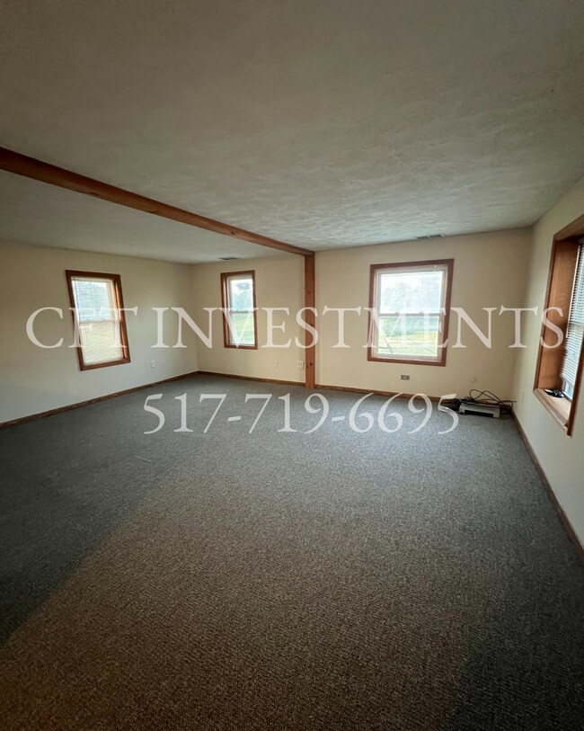 Living Room - 14360 S Grange Rd