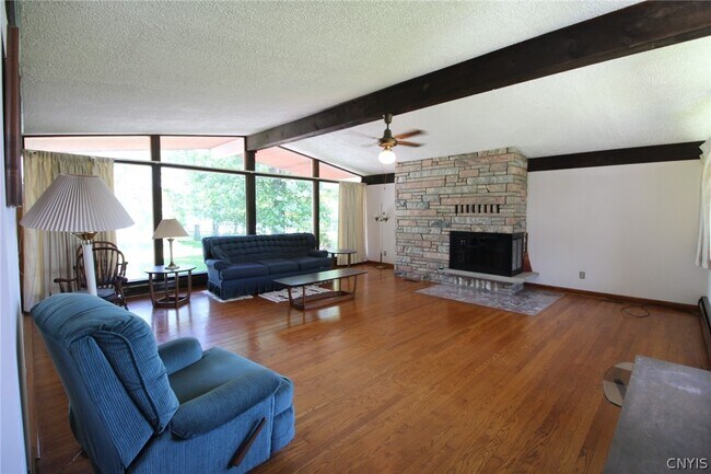 Building Photo - 6363 Muskrat Bay Rd