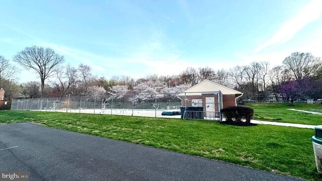 Building Photo - 6415 Blarney Stone Ct
