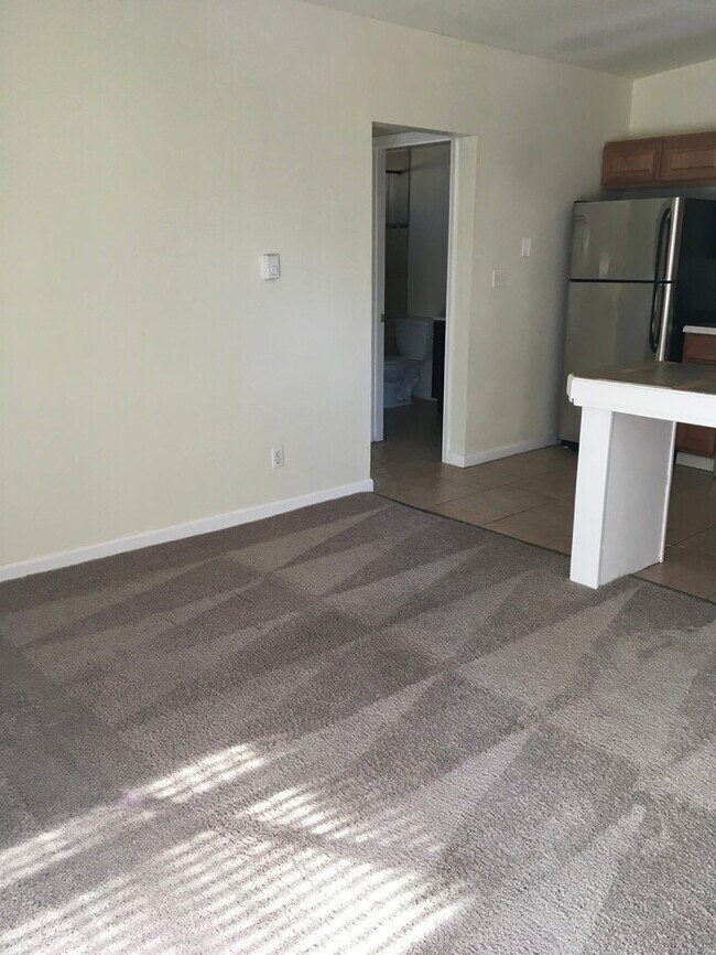 Building Photo - Spanaway 1bdr 1bath w/ off street park & short distance to Spanaway Lake