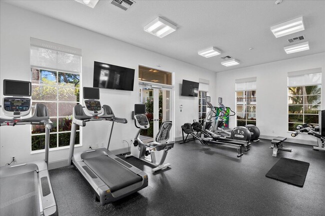 Building Photo - 143 Bay Colony Dr N