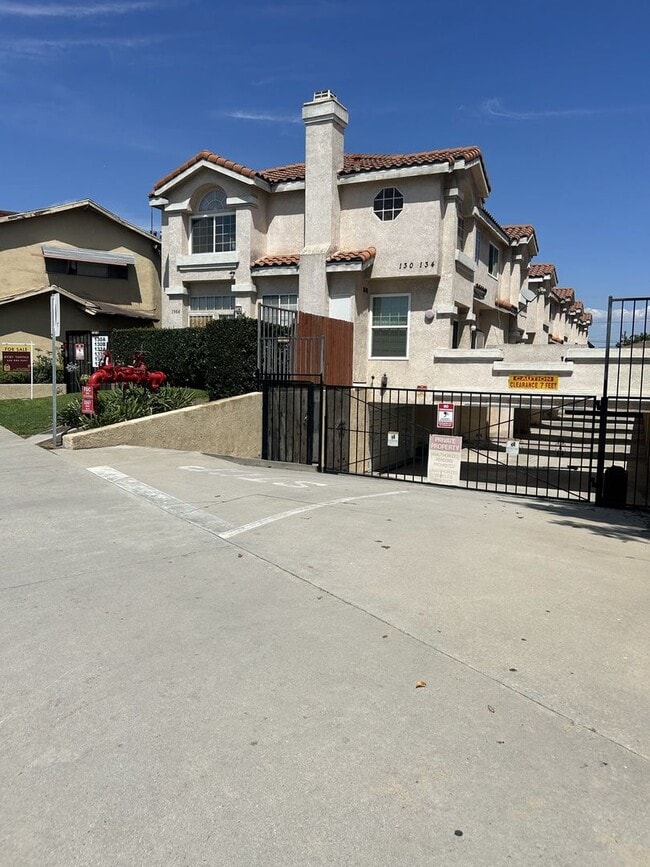 Building Photo - Cozy 3 bedroom Condo in the most demanded neighborhood at City of Alhambra