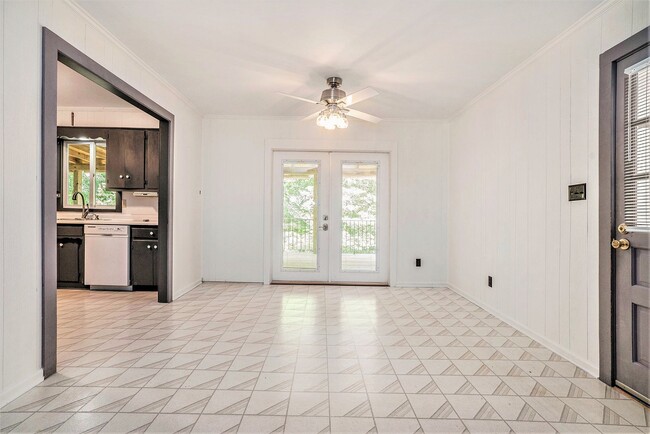 Building Photo - Oconee Country Living on 8+ Acres w/ Full ...
