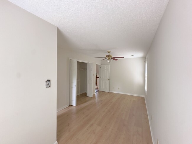 Building Photo - Knoxville 37922 - Beautiful 3 bedroom cond...