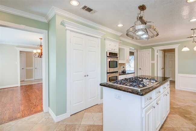 Building Photo - 8906 Herts Rd