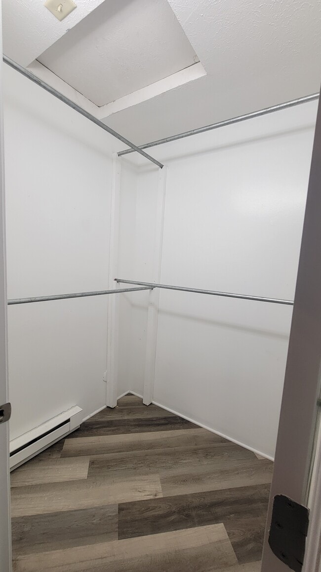 Building Photo - 615 Hilltop Terrace