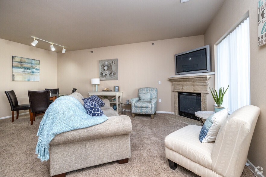 2BR, 3BA - 1,515SF - Living Room - Hearthstone Apartments and Townhomes