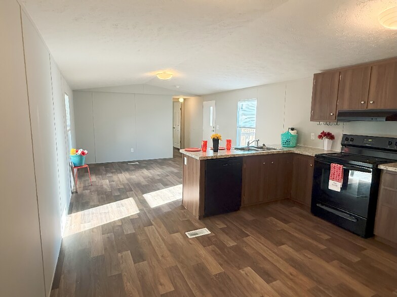 Building Photo - 4410 Brown Station Rd