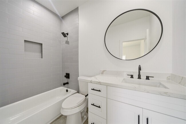 Building Photo - 5024 Winnetka St
