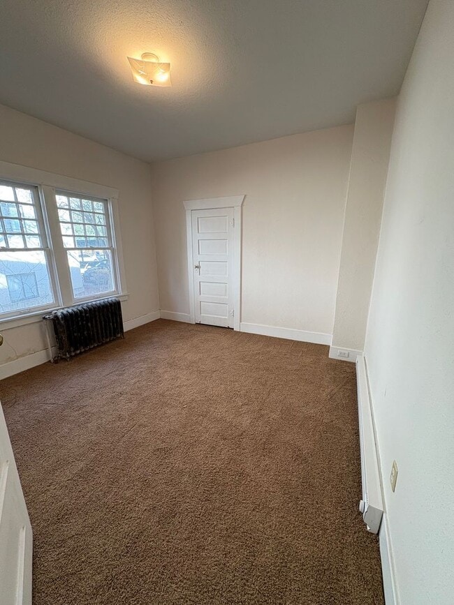 Building Photo - Charming Updated South Hill 4 Bedroom 1 Bath Home