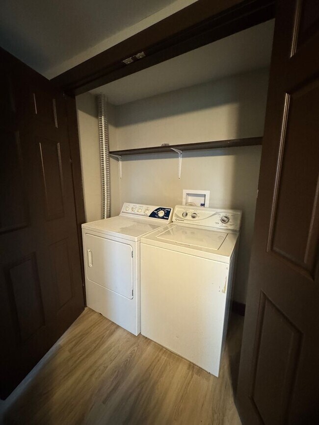 Building Photo - 9612 Bowman St